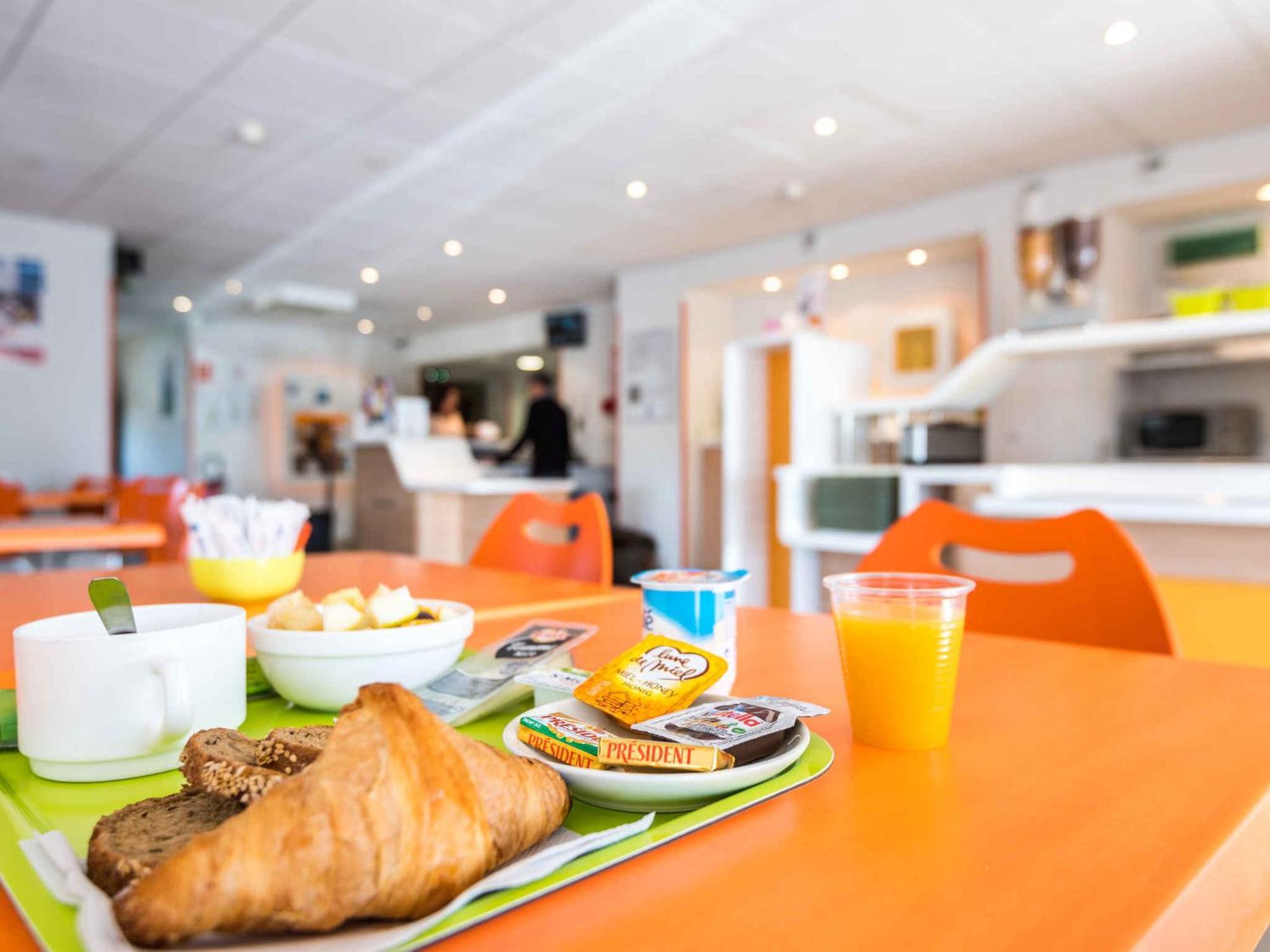 Ibis Budget Amberieu En Bugey/Chateau Gaillard A42 ภายนอก รูปภาพ