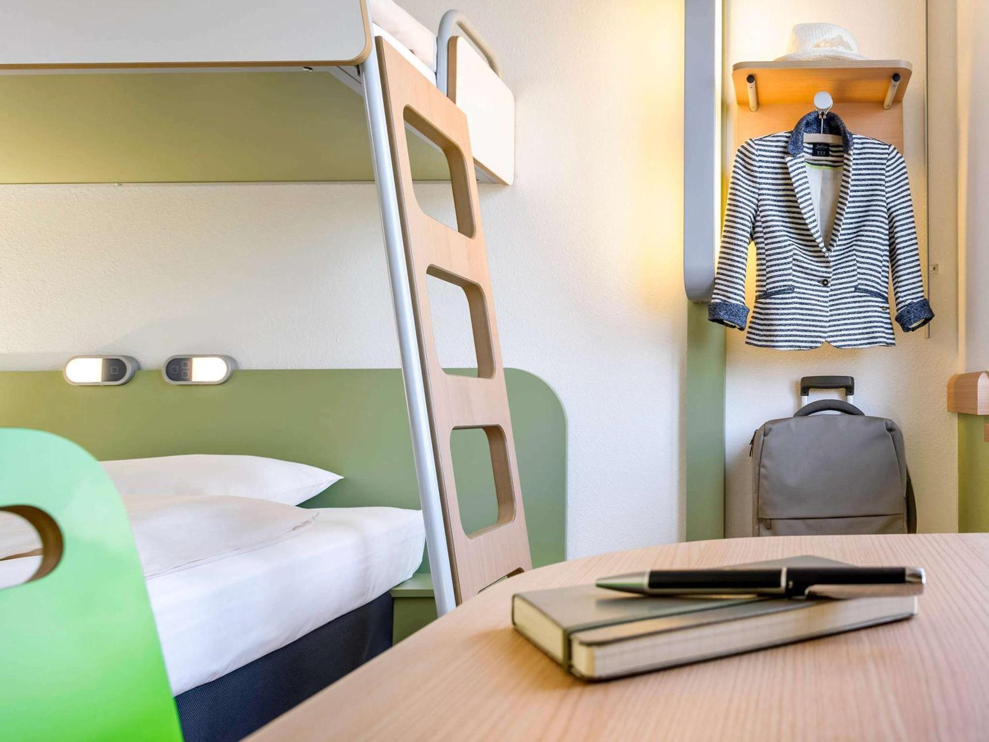 Ibis Budget Amberieu En Bugey/Chateau Gaillard A42 ภายนอก รูปภาพ
