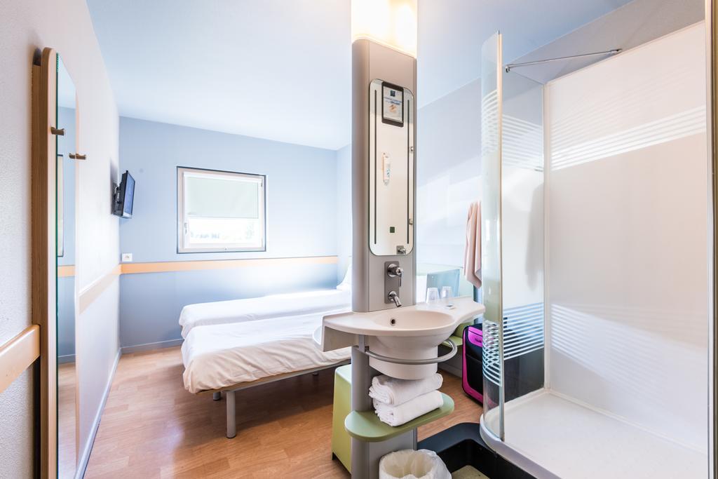 Ibis Budget Amberieu En Bugey/Chateau Gaillard A42 ภายนอก รูปภาพ