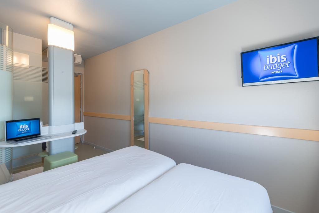 Ibis Budget Amberieu En Bugey/Chateau Gaillard A42 ภายนอก รูปภาพ