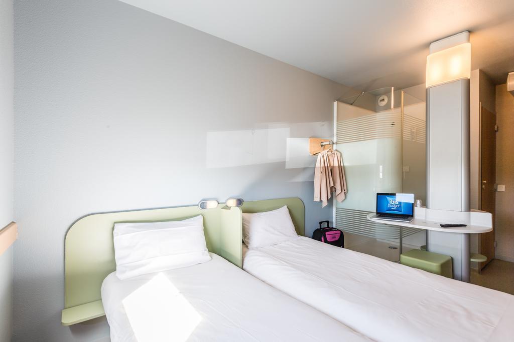 Ibis Budget Amberieu En Bugey/Chateau Gaillard A42 ภายนอก รูปภาพ